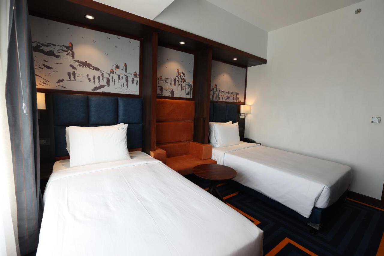 Holiday Inn Express & Suites Jaipur Gopalpura Exterior photo