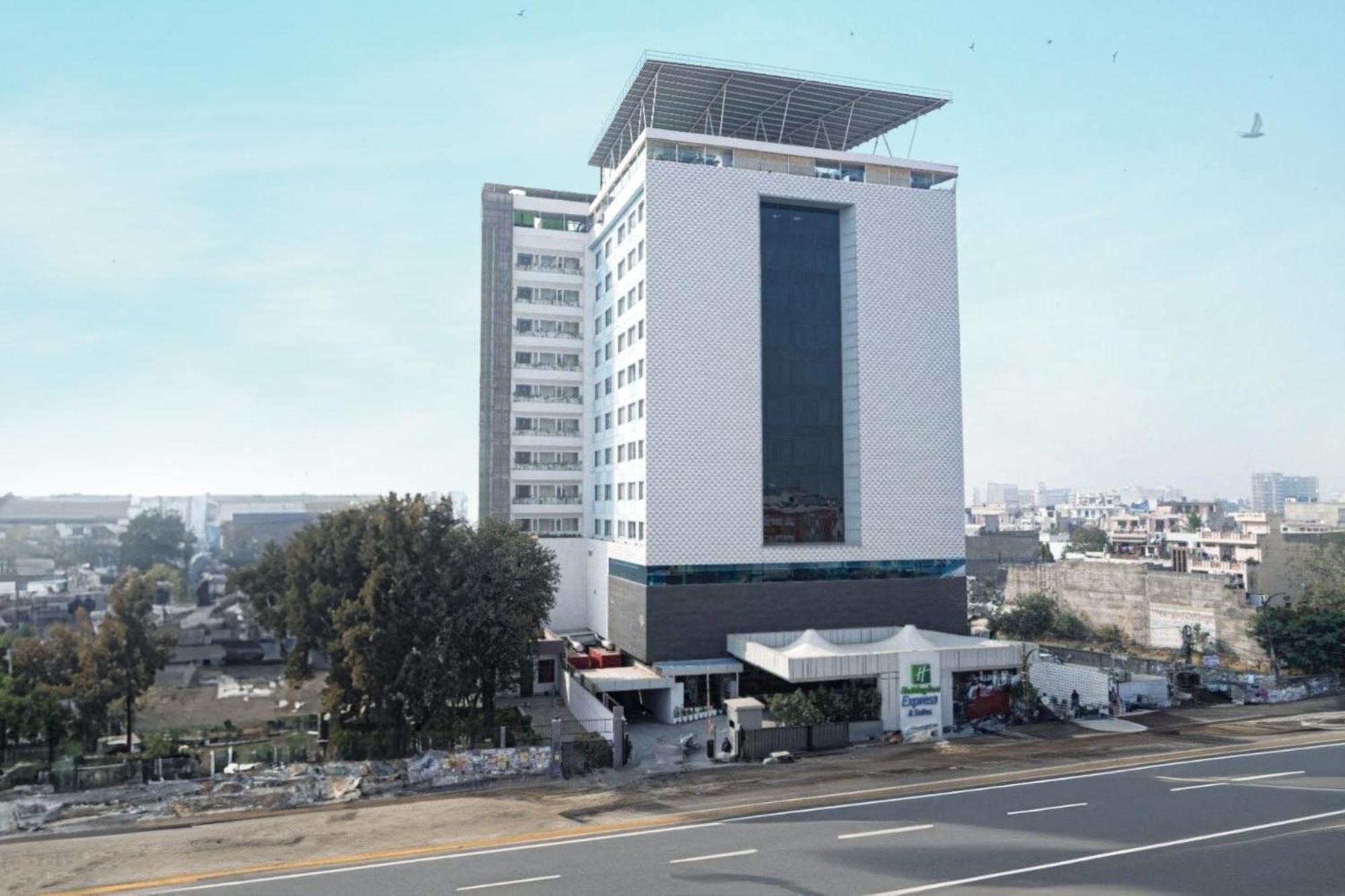 Holiday Inn Express & Suites Jaipur Gopalpura Exterior photo